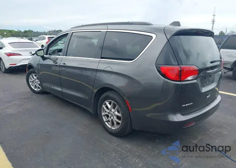 2021 Chrysler Voyager Lxi z USA, uszkodzony, nr VIN 2C4RC1DG2MR505612